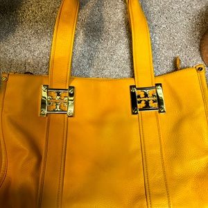 💛💰💛 Gently Used *Tory Burch* — Yellow Leather— LG Shoulder Strap Purse‼️💛